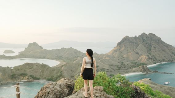 Luxury Phinisi 3D2N Liveaboard Cruise from Labuan Bajo