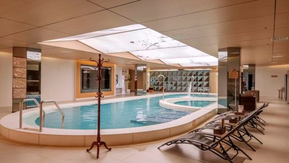 Shenzhen Carnaval Hot Spring [Magie Theatre Branch, District de Luohu] (Sources chaudes et bains de vapeur + fruits et boissons à volonté + massage spa + buffet gastronomique à volonté)