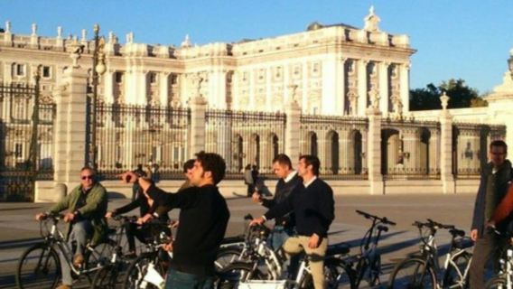 Madrid: Tour Guidato in E-bike Notturno