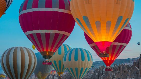 Kappadokien: Heißluftballonfahrt bei Sonnenaufgang