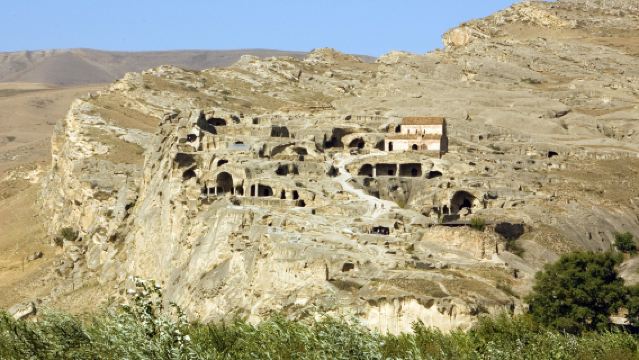 Tur Sehari Sewa Kendaraan Pribadi ke Katedral Bagrati + Kota Gua Uplistsikhe + Biara Gelati