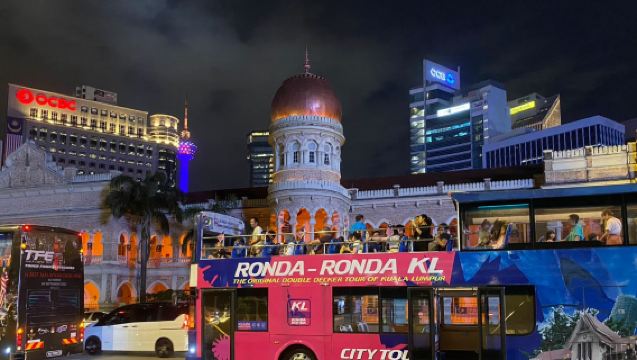 クアラルンプール｜2大モスク・ブルー＆ピンクモスク＋オープントップバス夜景ツアー｜午後発・日本語ガイド付き