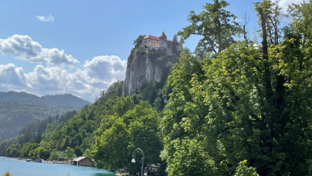 From Zagreb: 1-day tour to Ljubljana and Lake Bled with English-speaking guide