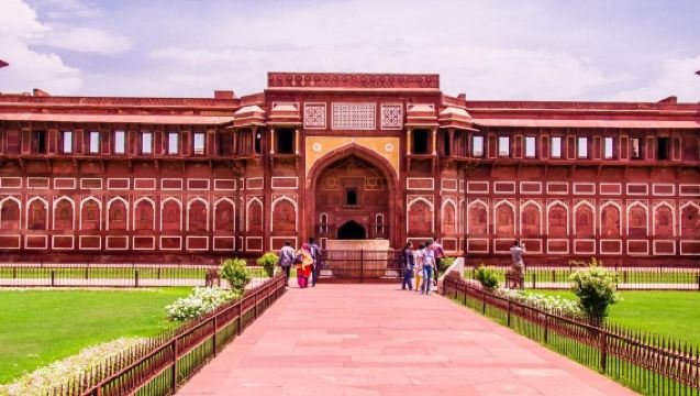 Delhi to Agra Private Day Tour: Taj Mahal & Agra Fort 