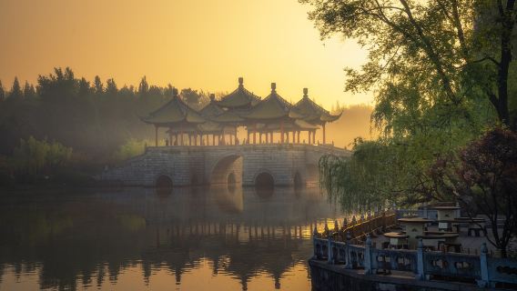 Jiangsu Yangzhou çok dilli rehber/çevirmen Çince-İngilizce-Japonca-Fransızca-Rusça rehber/iş çevirisi