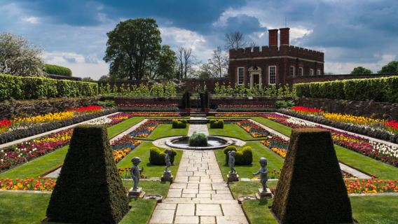 İngiltere Windsor Kalesi + Hampton Sarayı İngilizce Günübirlik Turu | İsteğe Bağlı Bilet Dahil