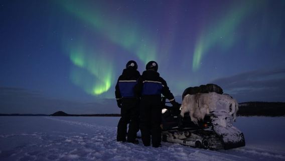 Muotkantunturi Park, Inari - Intense Northern Lights on a Lappish sleigh