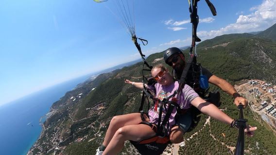 Vlorë: Tandem Paragliding Flight with Thermal Flight Option