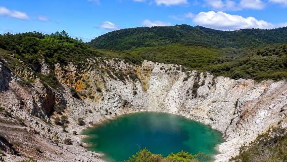 New Zealand North Island Rotorua Mount Tarawera crater hike half-day tour | English group