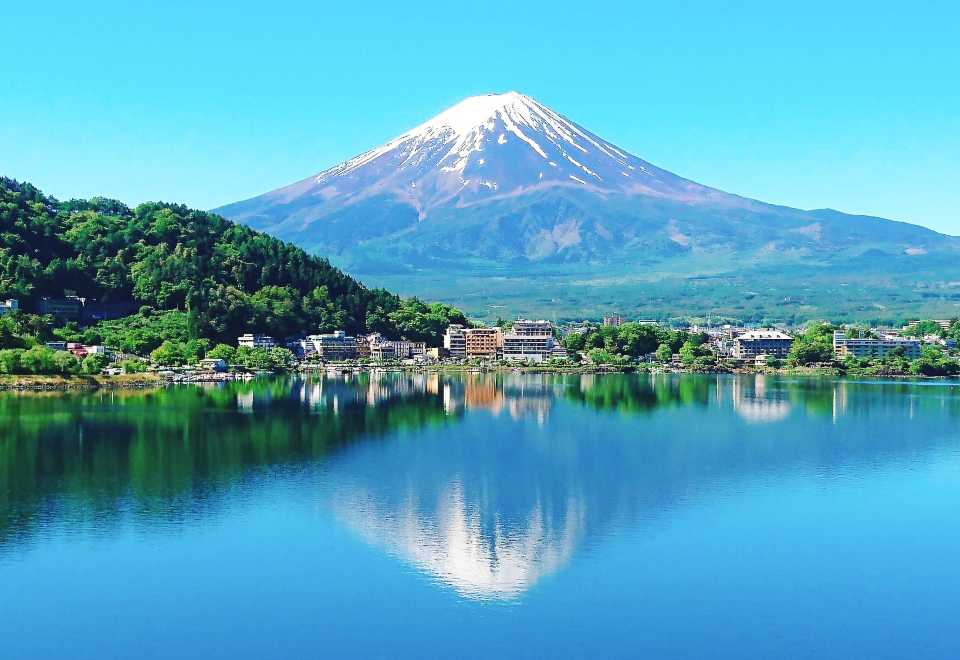 1-day tour to Mount Fuji + Lake Kawaguchi panoramic cable car +