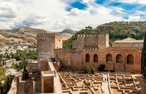 阿爾罕布拉宮及納斯瑞德皇宮：導賞團 + 免排隊門票