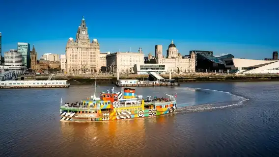 River cruise and sightseeing bus tour in Liverpool