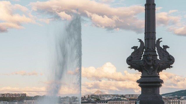 ทัวร์สวิสหนึ่งวันรอบทะเลสาบเจนีวา + น้ำพุเจ็ทโด + มหาวิหารเซนต์ปีเตอร์ + เมืองเก่า พร้อมบริการภาษาจีนและอังกฤษ