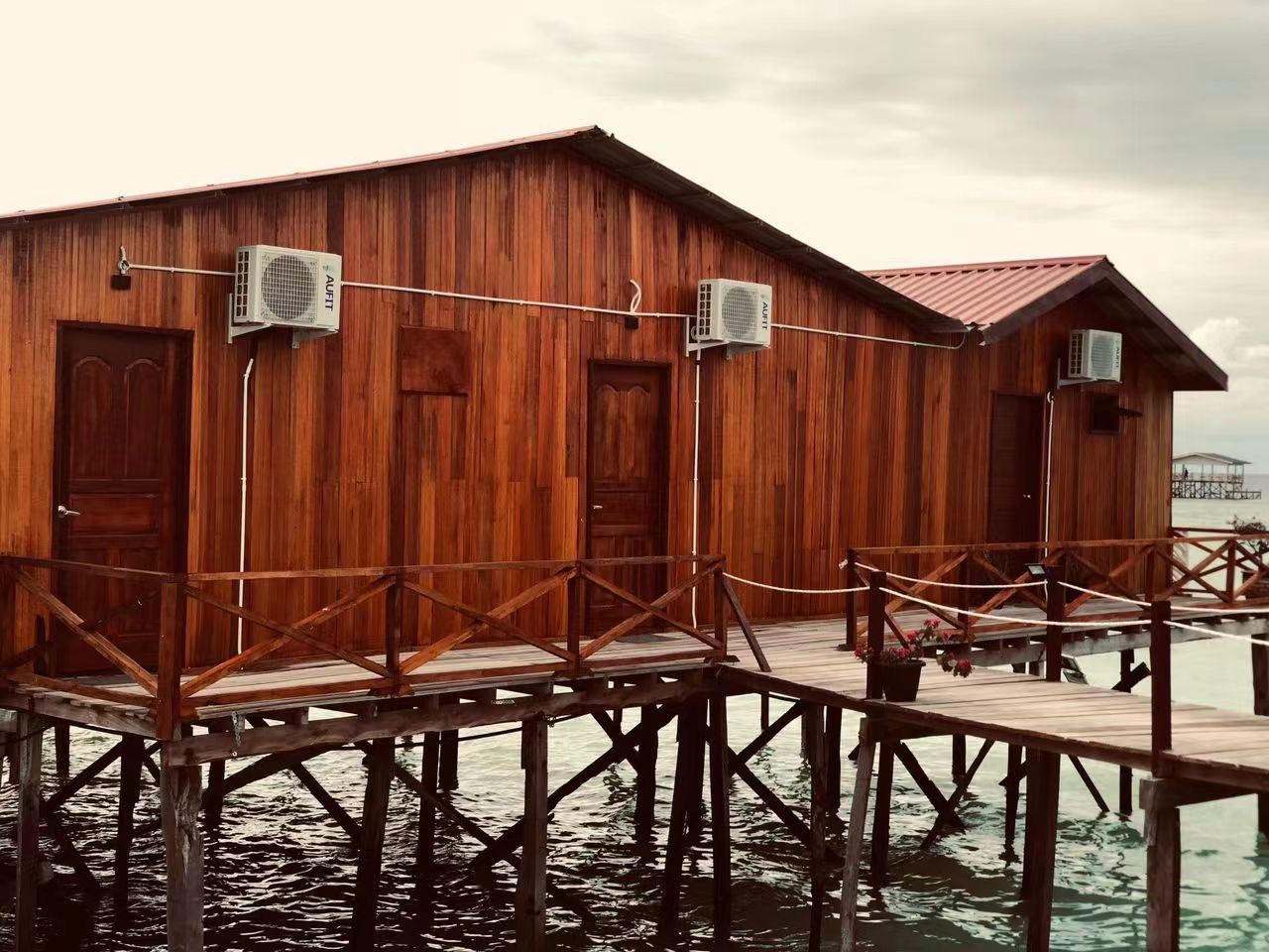 셈포르나 라군 워터 빌라 리조트 영업 개시, 프리미엄 여행