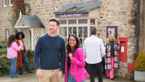 Leeds: Emmerdale Village Set Guided Tour