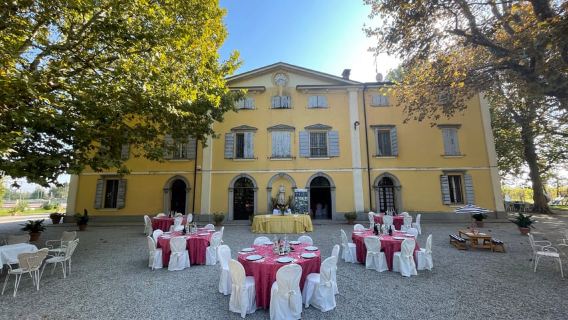 Modena: visita alla cantina dell'aceto balsamico, degustazione e abbinamento cibo