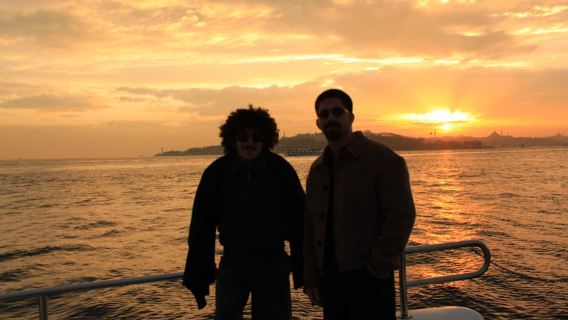 อิสตันบูล: ล่องเรือยอทช์ชมพระอาทิตย์ตกหรือยามค่ำคืนที่ช่องแคบบอสฟอรัส พร้อมบริการรับส่ง