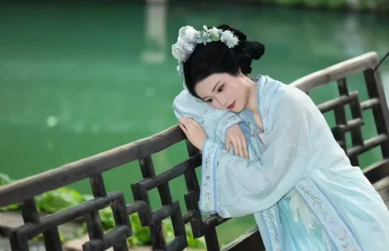 浙江烏鎮漢服Trip Moments體驗（漢服租賃+可選攝影師跟拍外景+多種服裝任選+服裝精美多樣+優質服務+高品質服裝）
