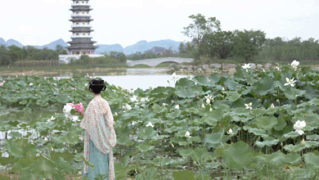 汾西Tripメモリー【姑射山/神符真武廟でのフォローショット、ドローン撮影、ウェディングフォト、ポートレート撮影対応 多言語翻訳可能なカメラマン】