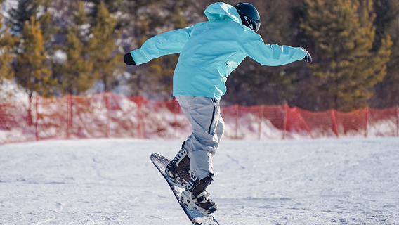 Round-trip shuttle bus to Silk Road International Ski Resort [Departing from Urumqi]