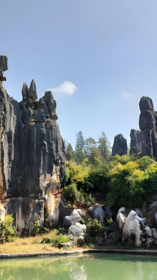 Kunming Prime Destination: One-Day English Mini-Group Tour to Stone Forest