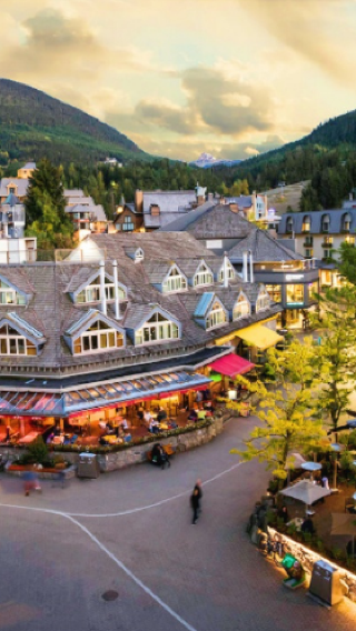 Vancouver round-trip | 1-day tour to Shannon Falls Provincial Park and Whistler | Bilingual tour/English-only tour