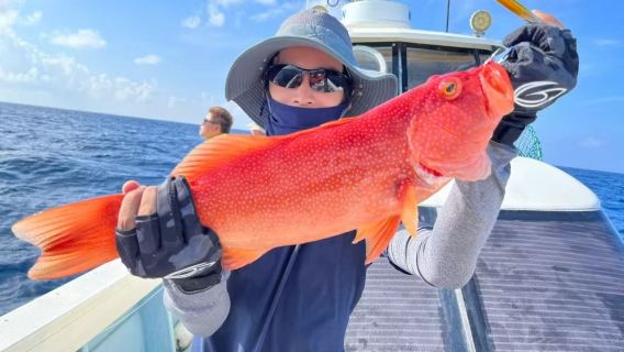 沖縄海釣り体験（慶良間諸島+プロ船長同行+釣った魚の調理持ち帰り可）