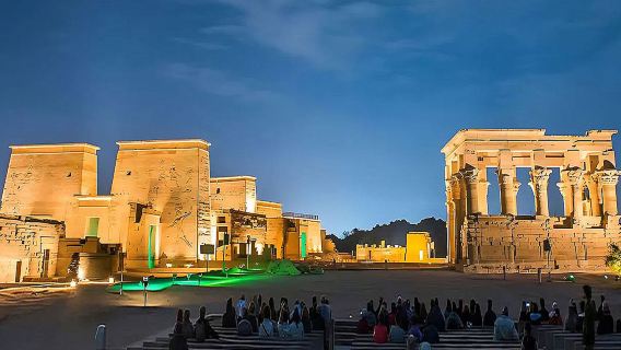 Experiencia del espectáculo de Sonido y Luz en el Templo de Philae desde Asuán