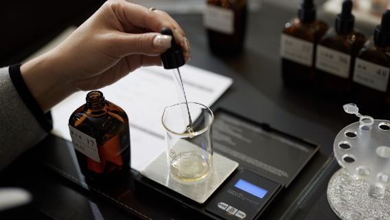 Taipei koku atölyesi--kendi elinizle sadece size özel kişisel parfüm hediye seti yapın