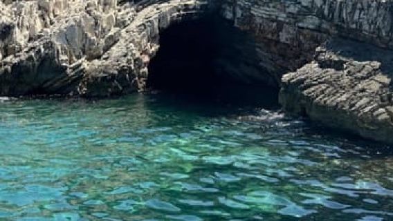 Saranda: Salty Kiss – Hidden Bays & Caves Boat Tour