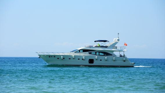 海南陵水香水灣遊艇會75尺豪華遊艇包船出海【出海觀光+浮潛+海釣】|商務接待定制團建派對生日聚會求婚