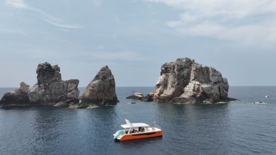 海南陵水富力灣遊艇會出發雙帆石遊艇帆船拼船包船出海浮潛潛水海釣旅遊