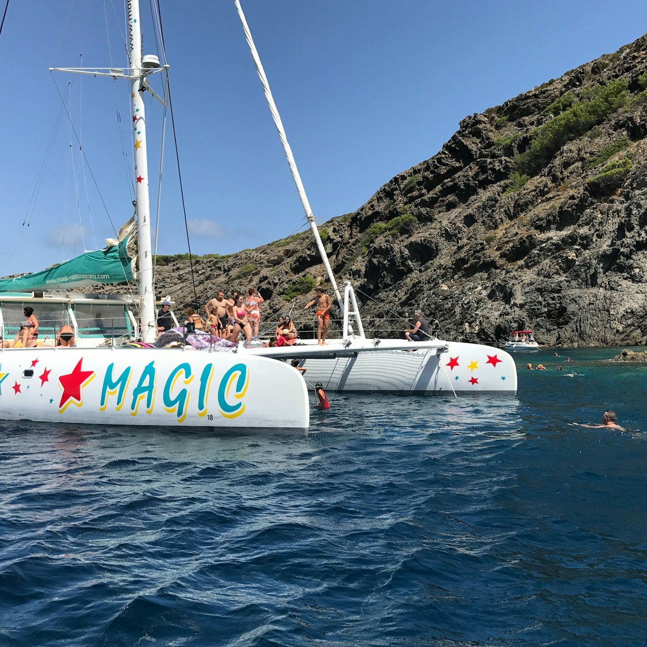 カプ・デ・クレウス自然公園：ロゼス発カタマランボートツアー