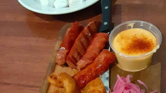 New Orleans Bywater food tour with a local host