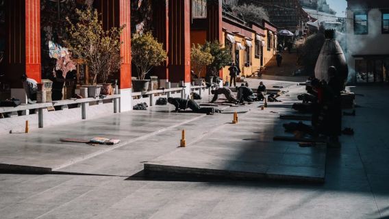 Tibet, Tibet - Service complet de traduction, de Guide touristique et de visite guidée locale avec Guide en personne |N'hésitez pas à nous contacter pour toute question.