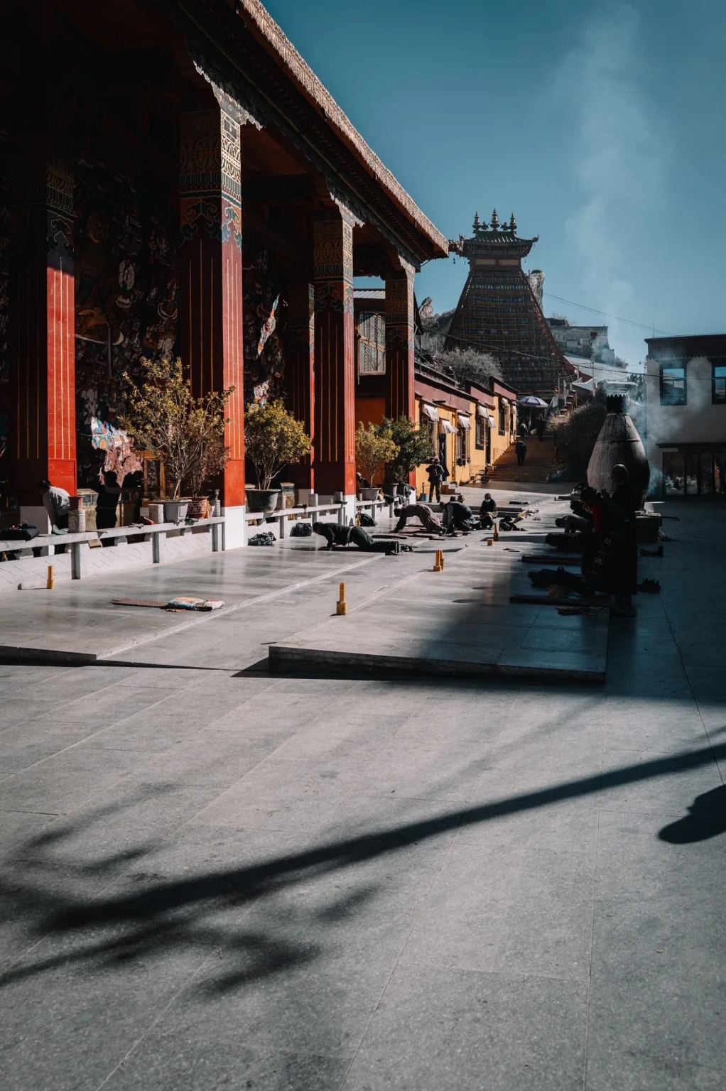 チベット ラサ - 全域翻訳/ガイド/現地案内 ガイドスタッフによる案内|お問い合わせはこちらへどうぞ