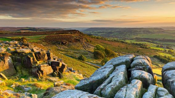 ทัวร์วันเดียว/ทัวร์หลายวัน อุทยานแห่งชาติ Peak District + ดาร์บีเชียร์|กลุ่มเล็ก|ไป-กลับ แมนเชสเตอร์