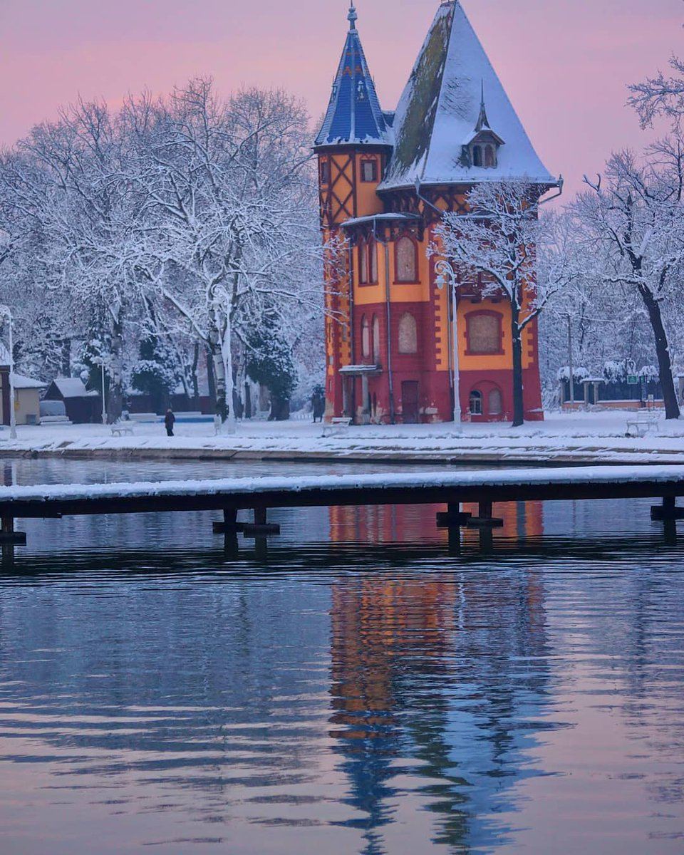 ベオグラード発：スボティツァとパリッチ１日ツアー（ワイナリー試飲付き）