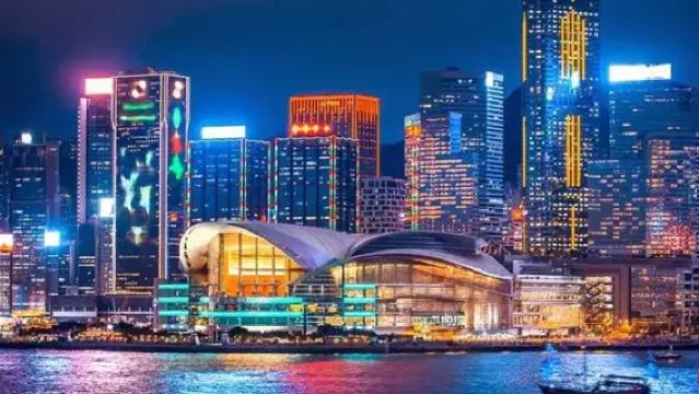 香港黄大仙+星光大道+天星小轮+太平山顶+维多利亚港一日游