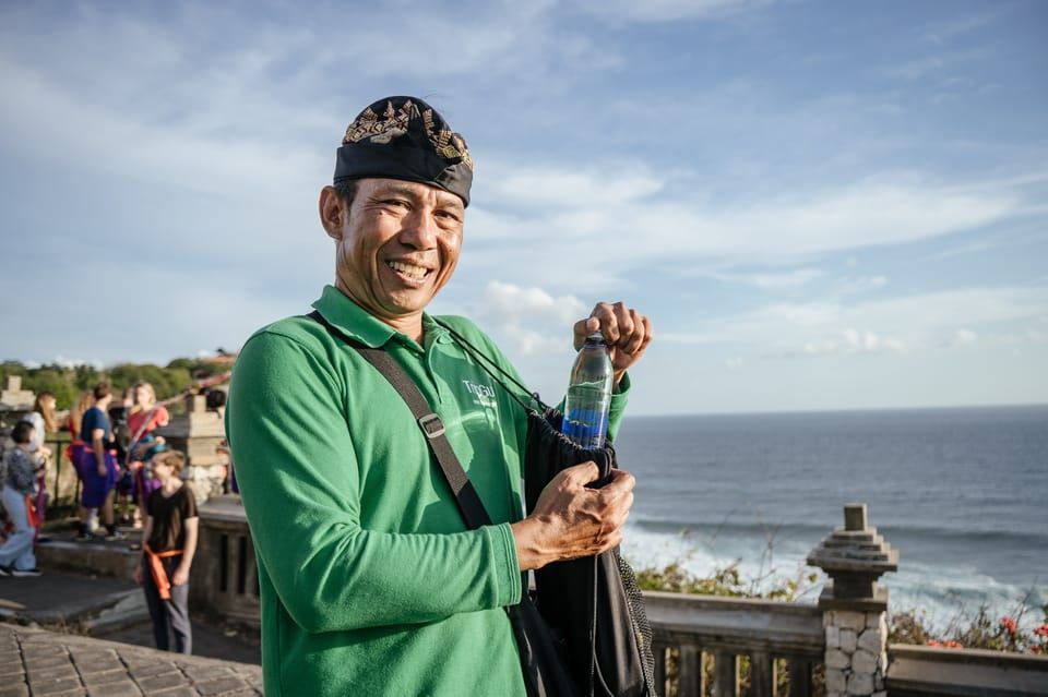 Bali: Uluwatu-Tempel und Kecak-Feuertanztour ohne Anstehen