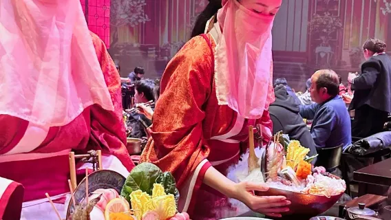 Chongqing - Banquete del Reino Ba - Banquete Huali - Espectáculo de Banquete de la Nobleza China - Representación inmersiva de música antigua de la corte/obra de teatro - Opción de traje Han - Almuerzo/Cena