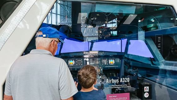 Visita guidata allo Smithsonian Air & Space Museum, massimo 8 persone