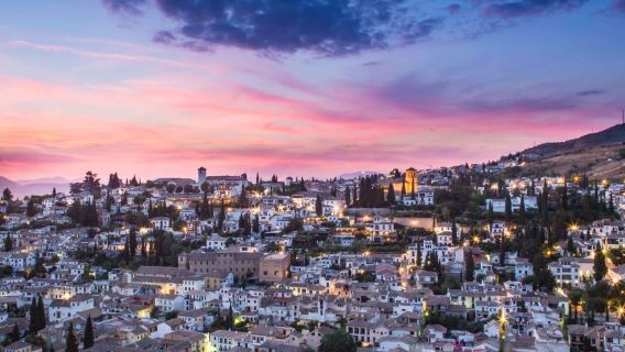 Granada: tour serale a piedi di Albaicin e Sacromonte