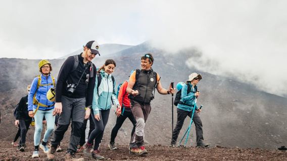 Gunung Etna: Trek Berpandu 3,000 Meter ke Puncak