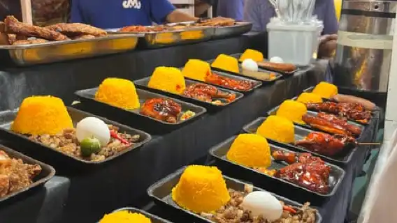 Manila Night Market with Local Guide