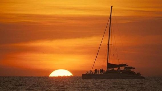 Sunset Cruise In Paradise