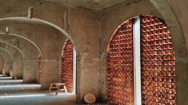 Wander through the Porcelain Palace and photograph Bingding Wood Kiln, Jingdezhen 1-day tour
