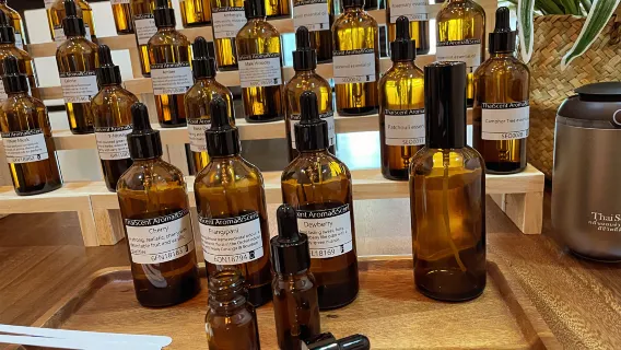 Perfumer experience - DIY perfume course ThaiScent Aroma Space