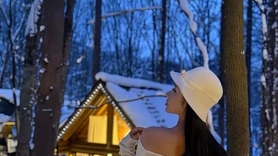 Privattransfer Tagesausflug in Japan: Sapporo + Forest Elf Terrace + Farm Tomita + Wind Garden + Kan Kan Mura