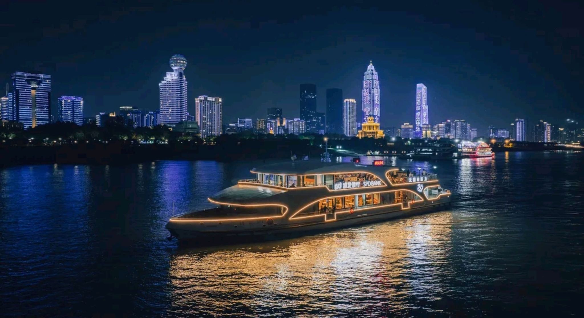 Wuhan Liangjiang Tour · Miaojia Pier/Wuhan Pass No.2 Pier (Night Tour of the Yangtze River) - Experience the Spectacular Light Show, Immerse in Wuhan's Night Charm, and Enjoy the Refreshing River Breeze